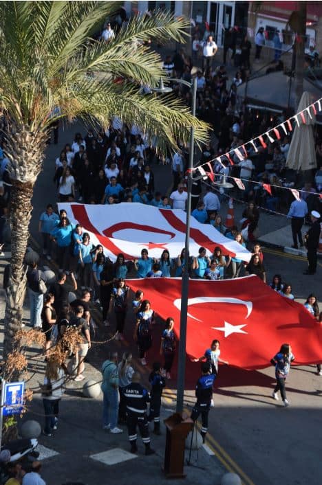 Girne'de Cumhuriyet Şöleni Korteji Coşkuyla Gerçekleştirildi